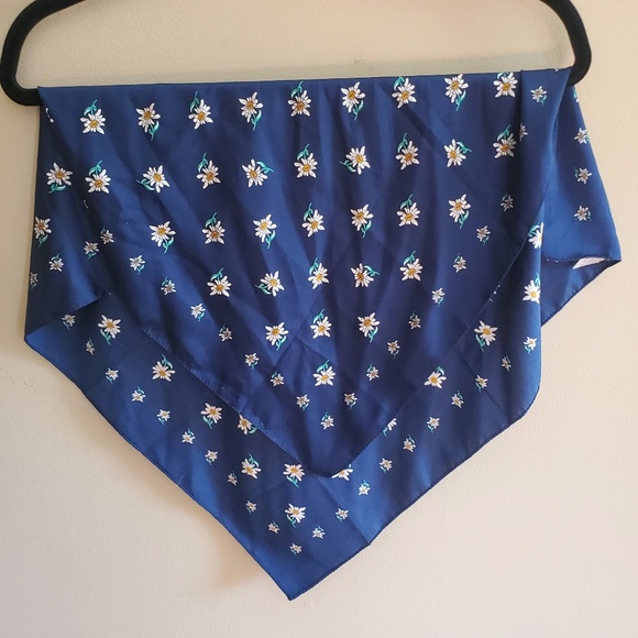 🍅 2-4-1 🍅 🪩 Daisy print navy scarf - Picture 3 of 4